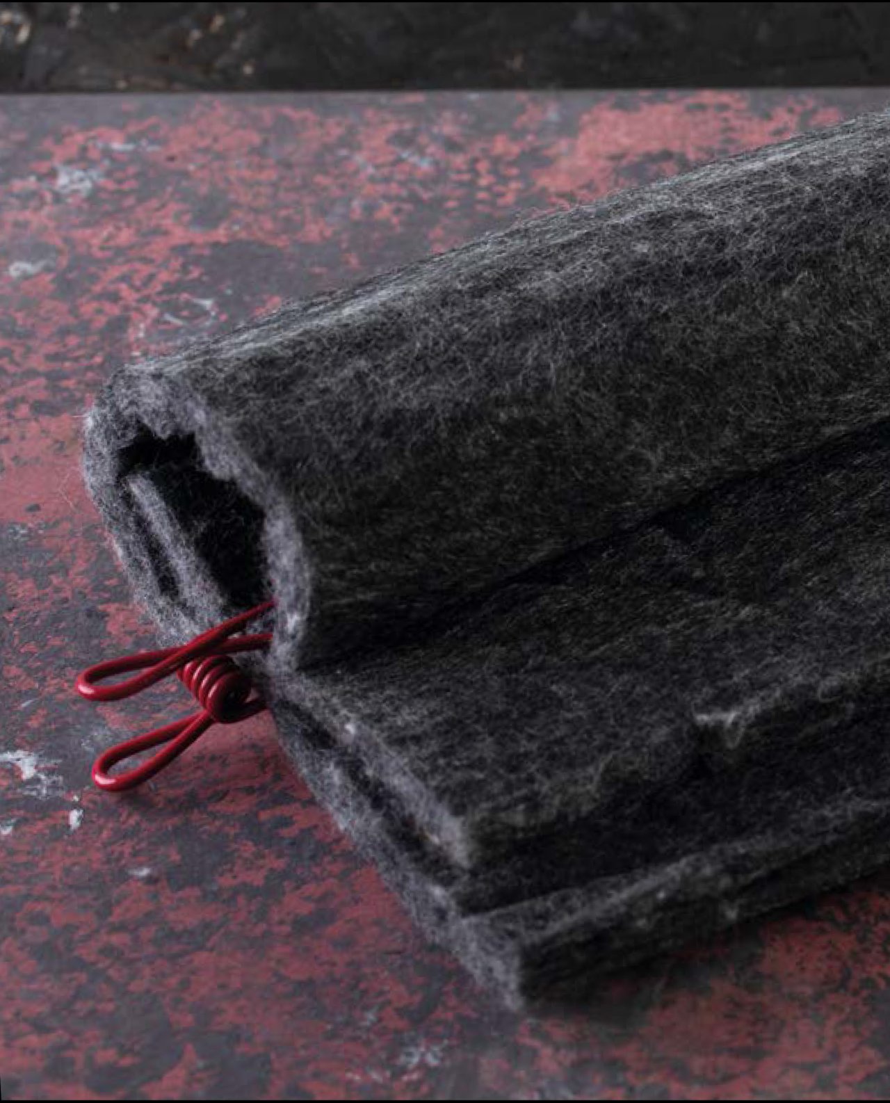 Seral Ev ve Otel Tekstil | Kaliteli ve Konforlu Tekstil Ürünleri - Siyah Keçe Vatka